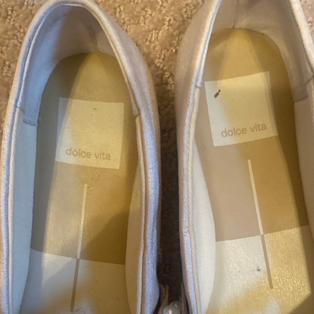 Dolce Vita Cream Pearl Flats - Picture 3 of 10